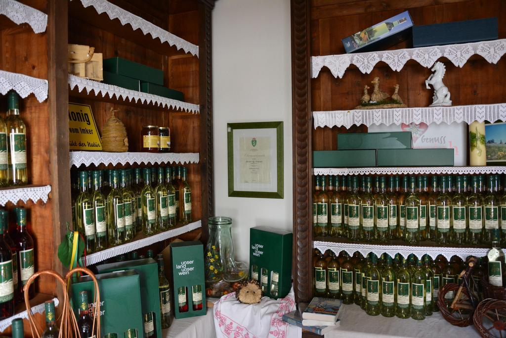 Weingut Seiner Vlg. Kraxner Villa Greisdorf Bagian luar foto