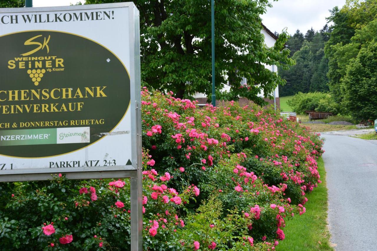 Weingut Seiner Vlg. Kraxner Villa Greisdorf Bagian luar foto
